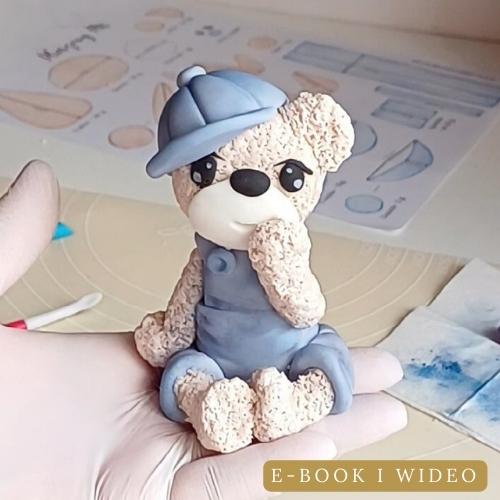 Jak zrobić figurkę retro pluszowego misia z masy cukrowej – dekoracja tortu na urodziny, chrzciny i Baby Shower, tort dla chłopca, tutorial wideo (2)