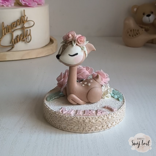 Sarenka + imię i wiek. Figurka na tort z zimnej porcelany. Pamiątka urodzin, chrztu dziewczynki. Dekoracja pokoju